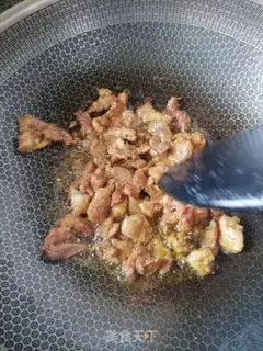 Make Celery fried meat step 1