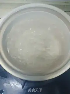 Make Gold pins and eggs soup step 1
