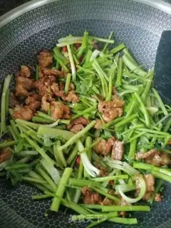 Make Celery fried meat step 3
