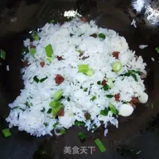 Make Garlic sausage fried rice step 9