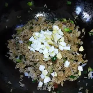 Make Garlic sausage fried rice step 11