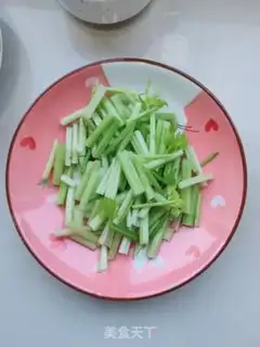 Make Celery fried liver step 1