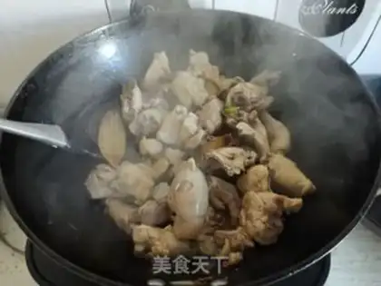 Make Frozen chickens with mushroom potatoes step 5