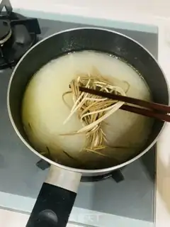 Make Japanese soup with double sides step 3