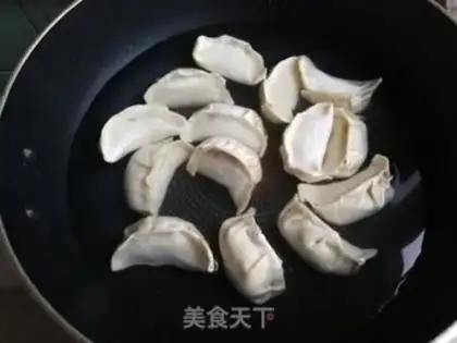 Make The cabbage soup dumplings step 2