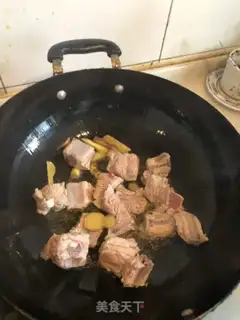 Make Four seasons of red bean roasted ribs step 3