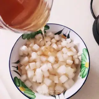 Make A white radish honey water step 2