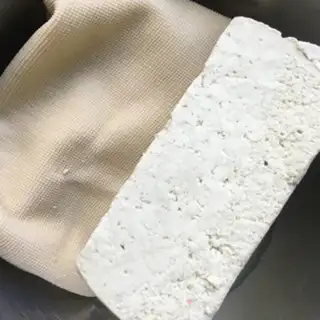 Make Black tofu soup step 1