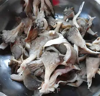 Make Fry pepper mushrooms step 1
