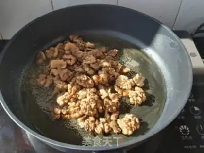 Make Amber walnuts step 2