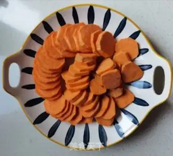 Make Red potato sesame cake step 1