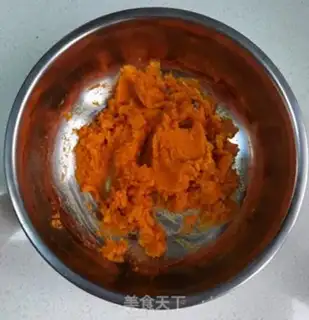 Make Red potato sesame cake step 5
