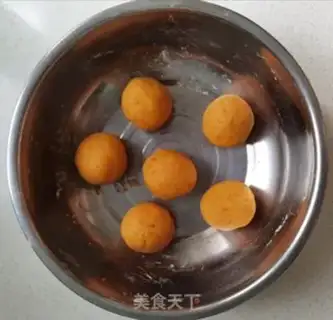 Make Red potato sesame cake step 9