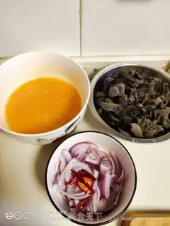 Make Onion fried eggs step 0