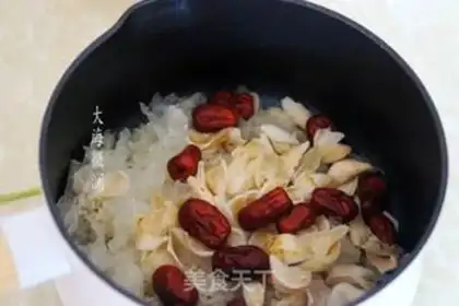 Make Silver-eared lilies step 2