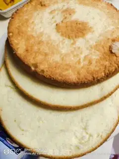 Make Cream Mango birthday cake step 2
