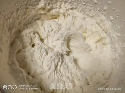 Make Cream Mango birthday cake step 3
