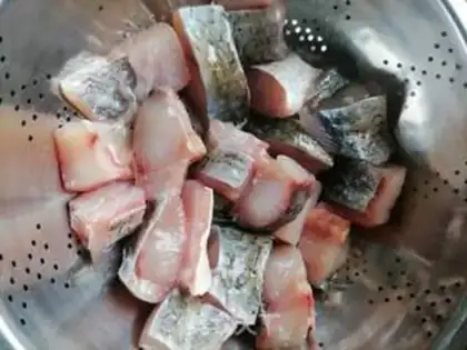 Make Garlic seed burning fish step 0