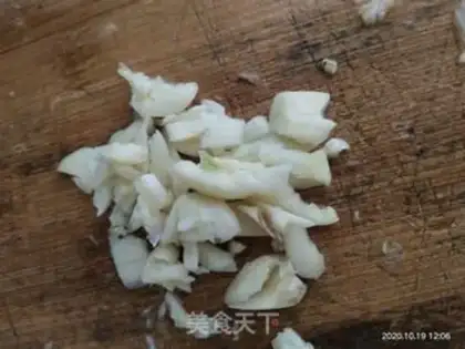 Make Clean up the oily oily flowers step 1