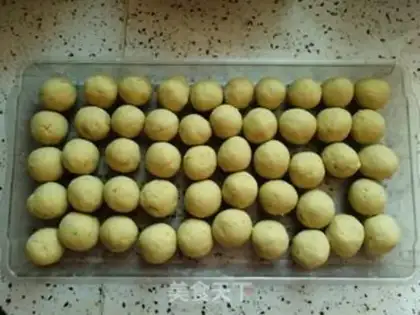 Make Black Sesame Potatoballs step 2