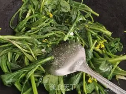 Make Clean up the oily oily flowers step 3