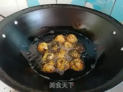 Make Black Sesame Potatoballs step 5
