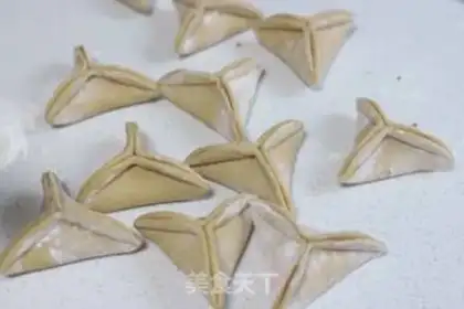 Make Whole wheat sugar triangle step 7