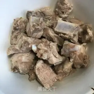 Make Worm and grass stew ribs step 2