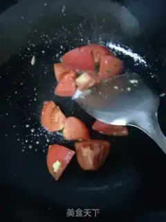 Make Tomato egg omelet soup step 1