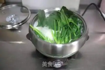 Make Fried omelet noodles step 6