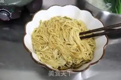 Make Fried omelet noodles step 7