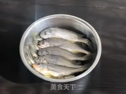 Make Fry the yellow fish step 0