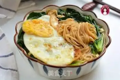 Make Fried omelet noodles step 10