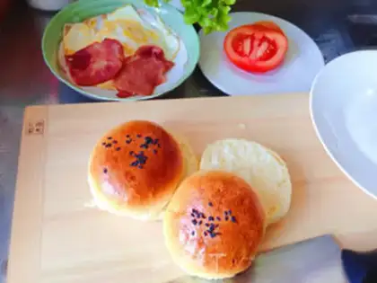 Make Bacon eggburgers step 2