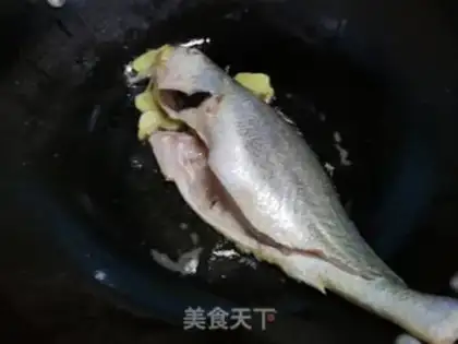 Make Red-burned yellow fish step 1