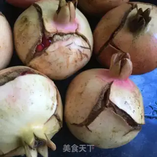 Make Apple pomegranate juice step 0