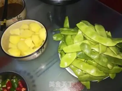 Make Chestbone potato stew step 0