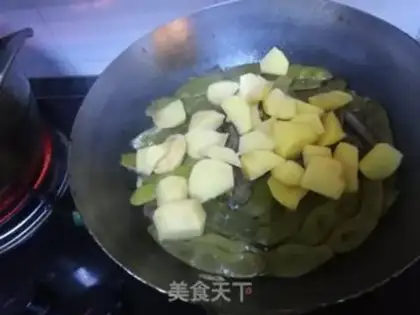 Make Chestbone potato stew step 15