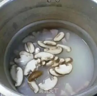 Make Porridge of mushrooms and salted rice step 9