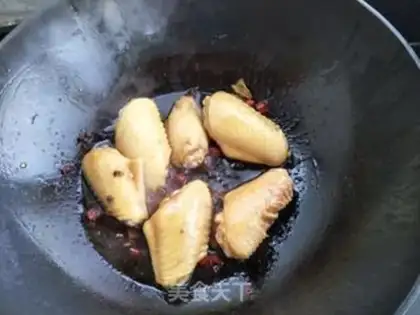 Make Chicken wings and potatoes step 4