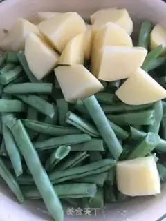 Make Dragon-tooth potato chicken step 3