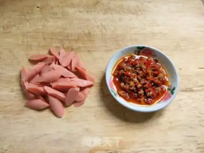 Make Spicy meat sauce step 1