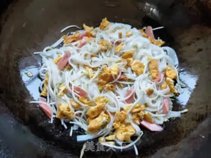 Make Spicy meat sauce step 5