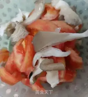 Make Tomato tofu mushroom soup step 1
