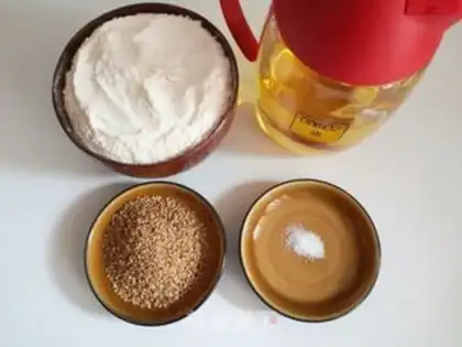 Make The original sesame cake step 0