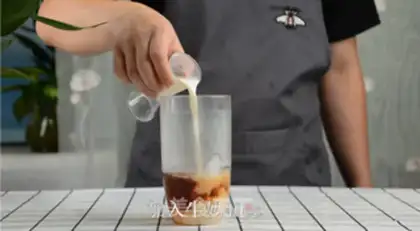 Make Potato mashed milk and tea hotting practices step 2