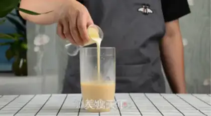 Make Potato mashed milk and tea hotting practices step 3