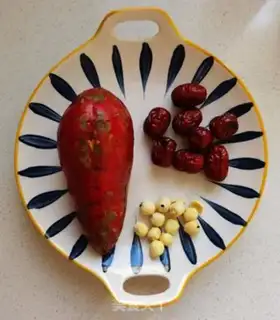 Make "Red dates, red dates, red potatoes, sour soup." step 0