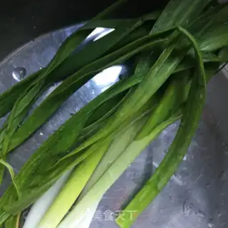 Make Garlic fried rice step 1