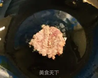 Make Pyramid, red and white step 1